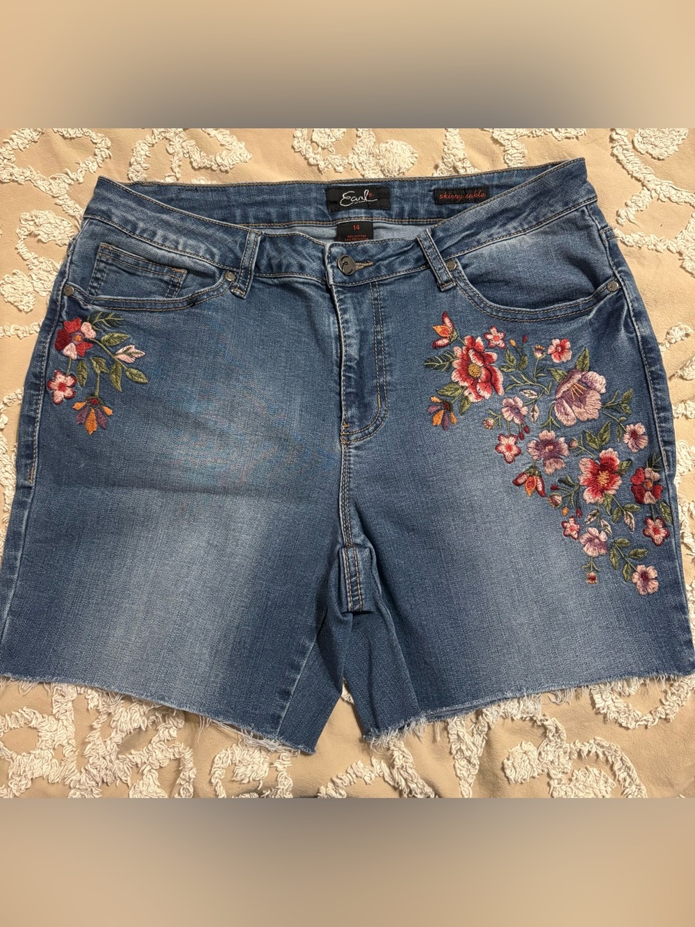 Earl Jean Stretch Floral Embroidered Denim Cut Off Shorts Size 14